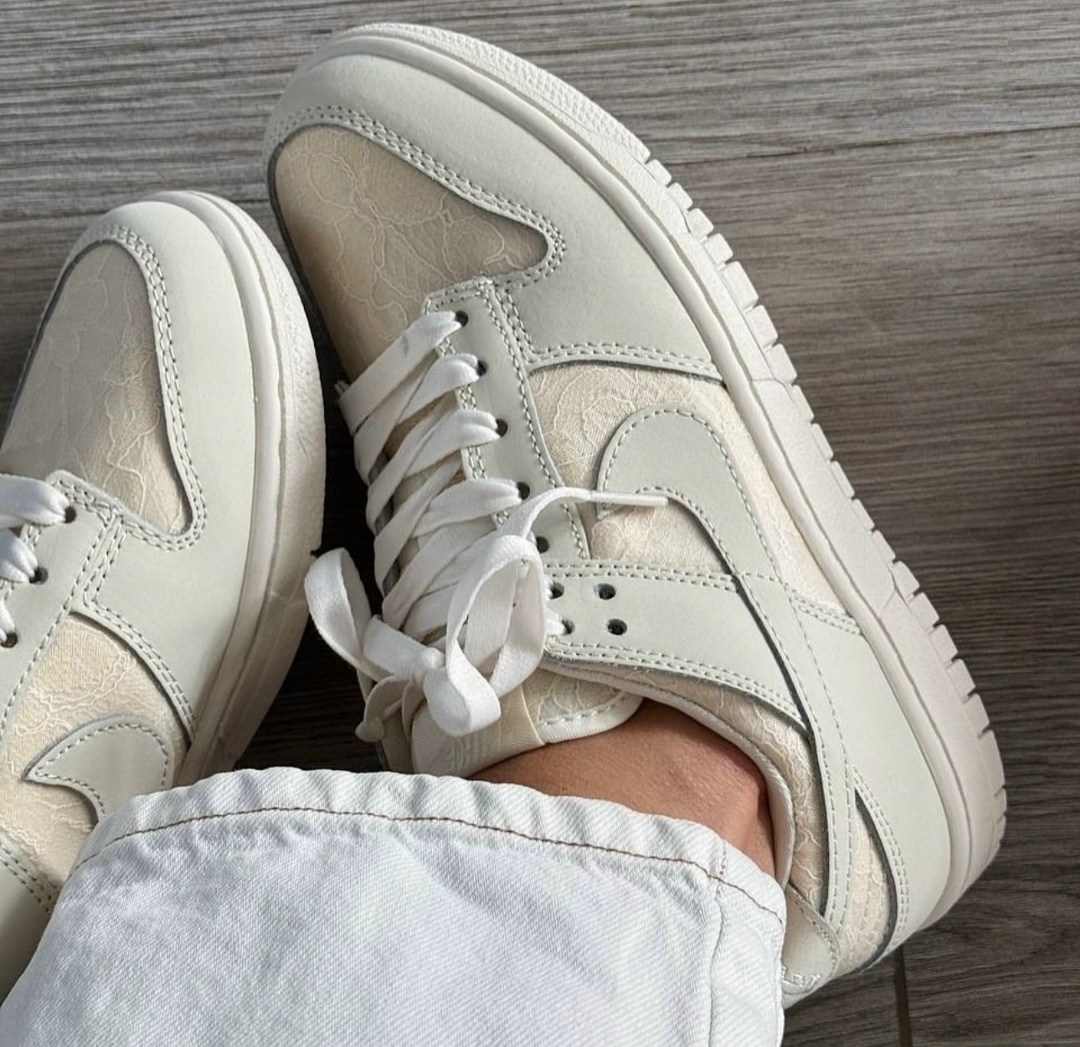 nike dunk low gs 'triple pink',розовые кроссовки,nike dunk pink pigeon,nike dunk low pink pigeon,розовые найк