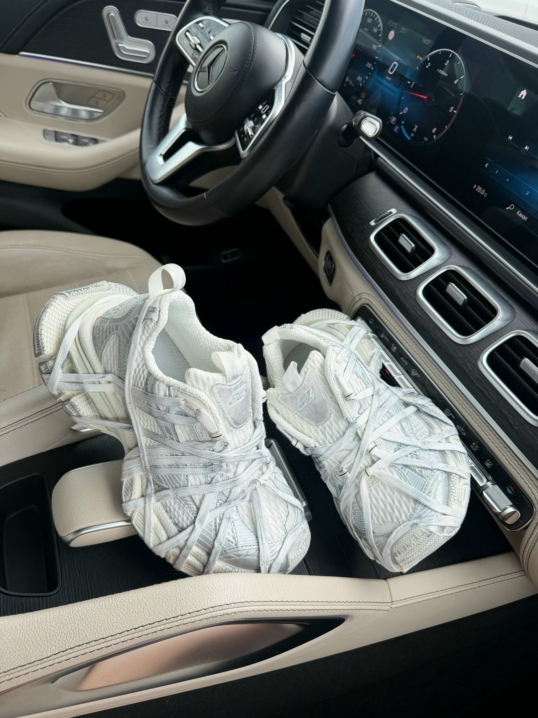 ,кроссовки женские balenciaga,balenciaga кроссовки,кроссовки баленcиaгa,кроссовки массивные