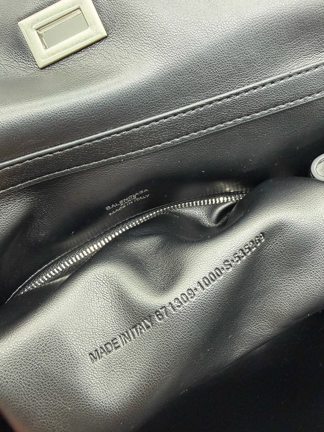 сумка balenciaga натуральная кожа 35-24 см,сумка balenciaga,balenciaga сумка женская,сумка balenciaga rodeo,женская сумка rodeo balenciaga