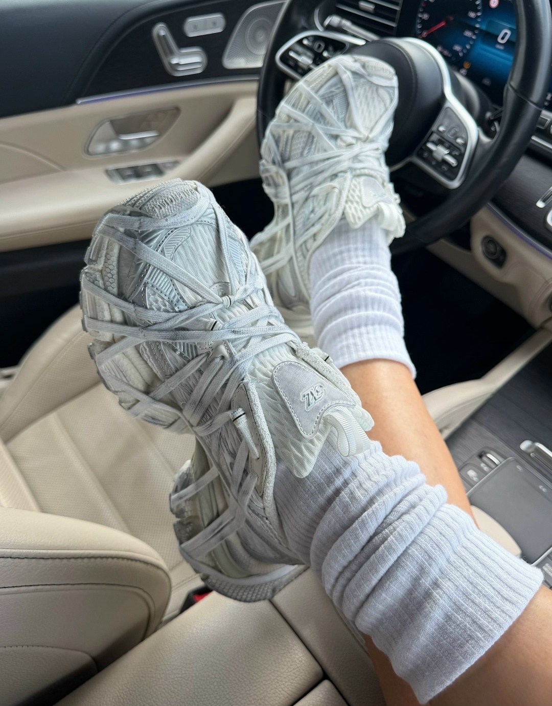 ,кроссовки женские balenciaga,balenciaga кроссовки,кроссовки баленcиaгa,кроссовки массивные