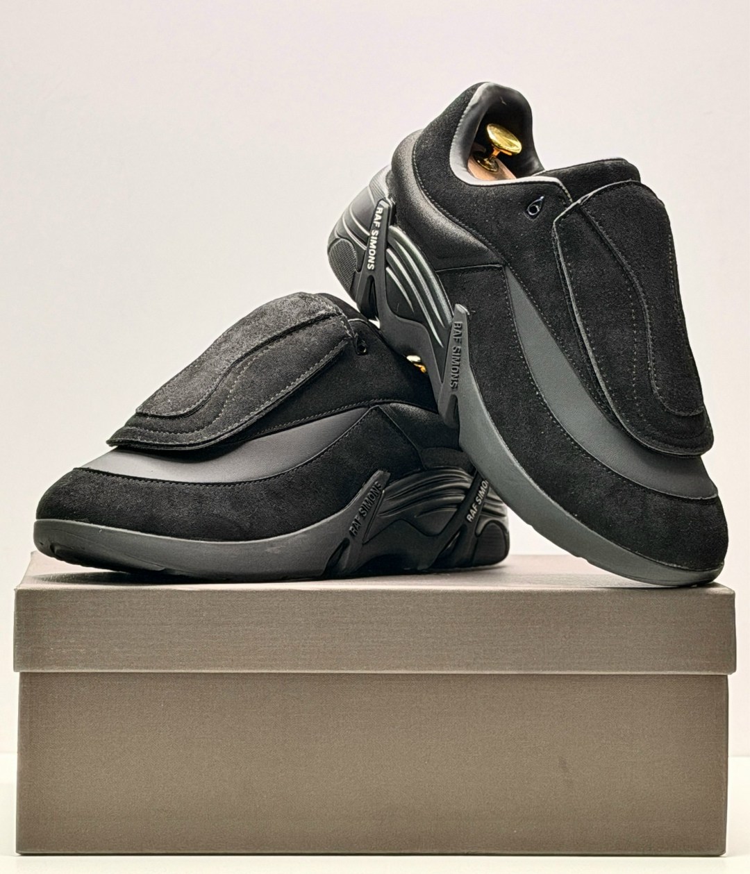 кроссовки raf simons antei,кроссовки raf simons,,raf simons черные замшевые низкие кроссовки,мужские кроссовки