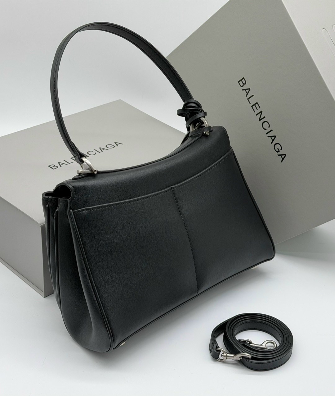 сумка balenciaga натуральная кожа 35-24 см,сумка balenciaga,balenciaga сумка женская,сумка balenciaga rodeo,женская сумка rodeo balenciaga