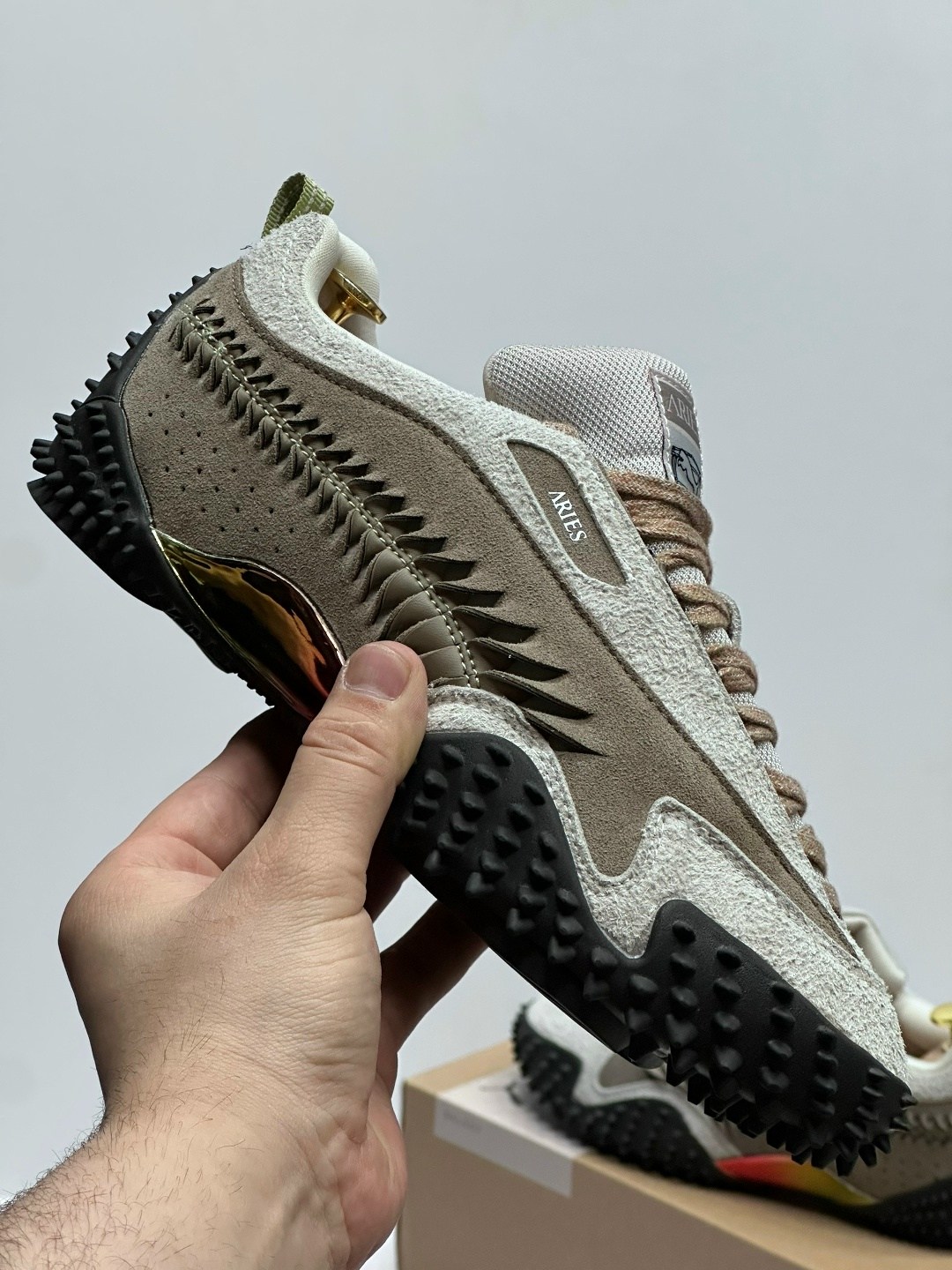 кроссовки puma,кроссовки,кроссовки puma x aries mostro 'tan suede',кроссовки puma aries x mostro 'ecru mouse grey',кроссовки mostro из коллаборации с aries