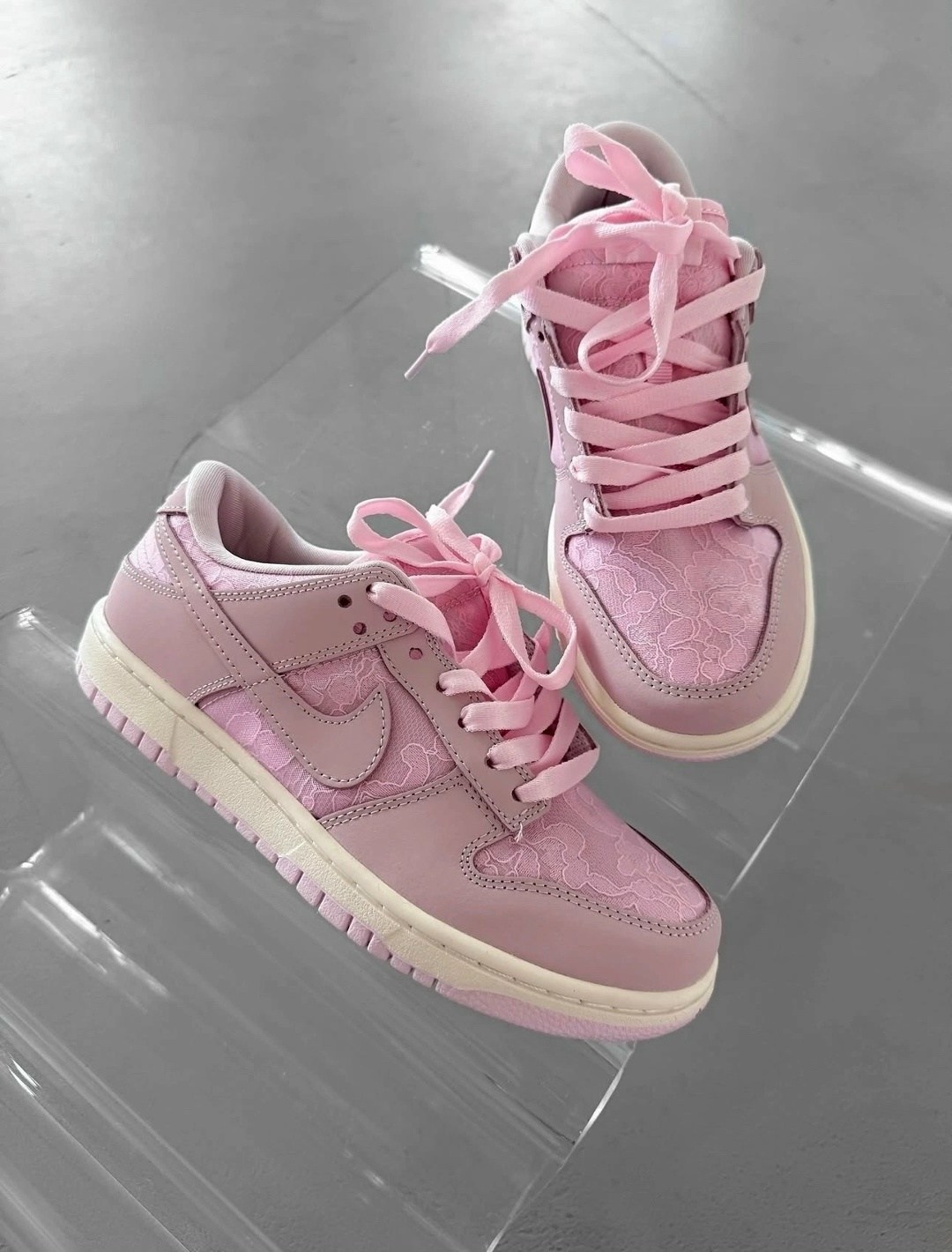 nike dunk low gs 'triple pink',розовые кроссовки,nike dunk pink pigeon,nike dunk low pink pigeon,розовые найк