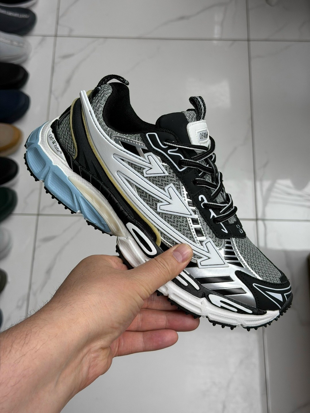 кроссовки balenciaga runner,кроссовки balenciaga,кроссовки balenciaga runner sneaker burgundy,баленсиага раннер,кроссовки баленсиага раннер