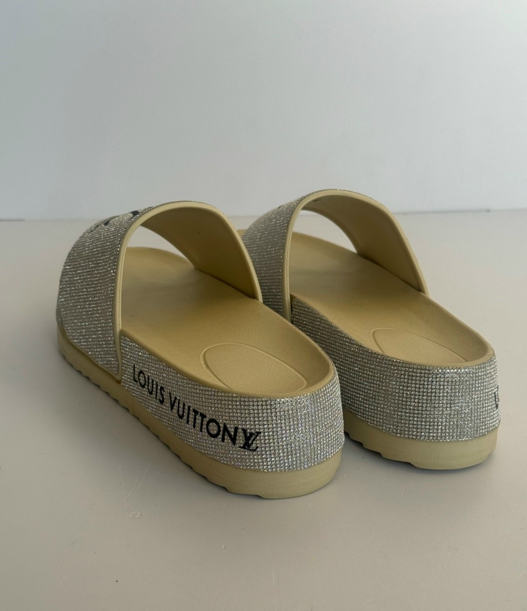тапочки louis vuitton,модные тапочки,шлепанцы женские,,женские тапочки