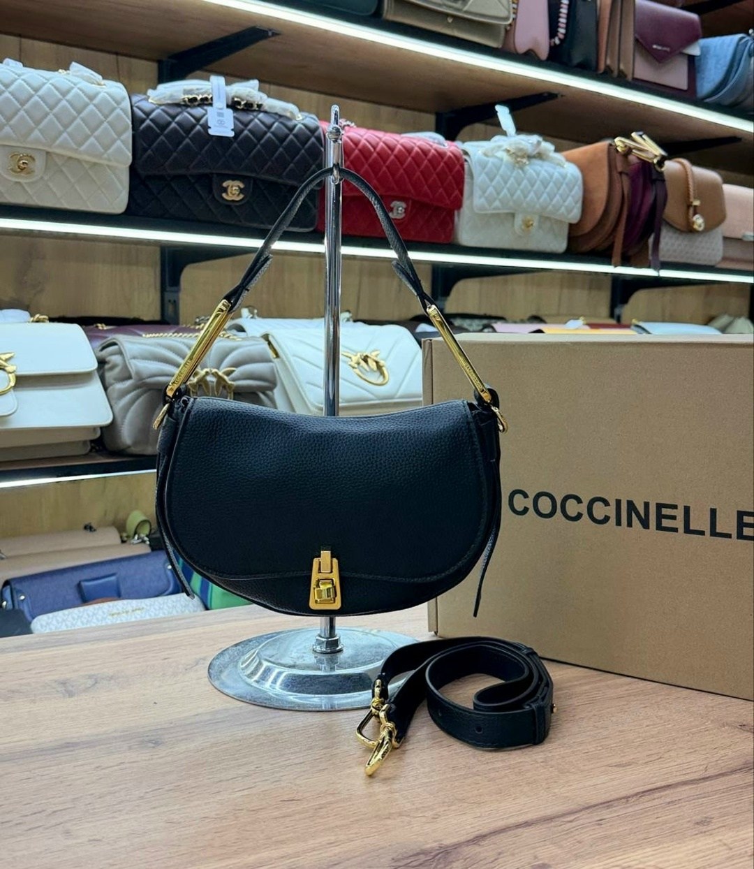 сумка coccinelle,сумка женская coccinelle,сумка женская coccinelle натуральная замша,сумка coccinelli натуральная замша 25 × 16 × 6 см,сумка