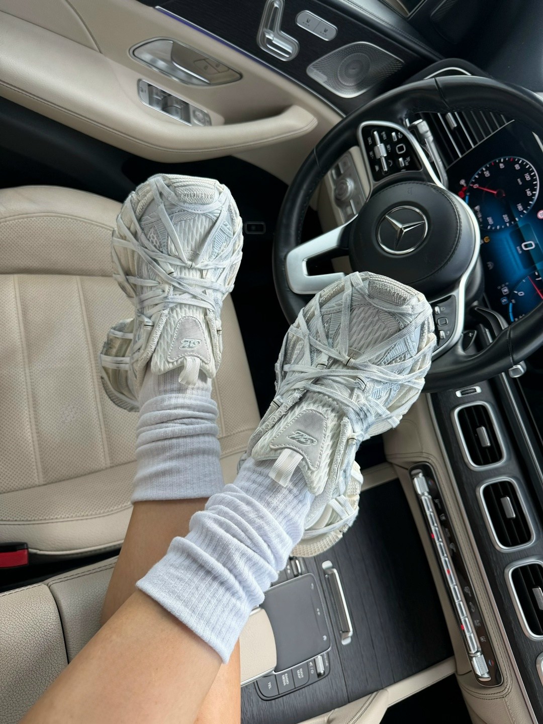 ,кроссовки женские balenciaga,balenciaga кроссовки,кроссовки баленcиaгa,кроссовки массивные