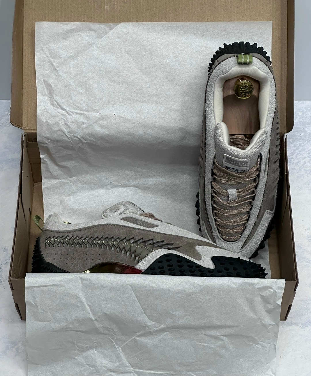 кроссовки puma,кроссовки,кроссовки puma x aries mostro 'tan suede',кроссовки puma aries x mostro 'ecru mouse grey',кроссовки mostro из коллаборации с aries