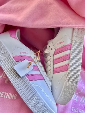 Кроссовки