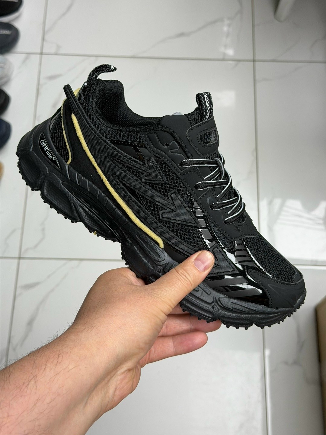 кроссовки balenciaga runner,кроссовки balenciaga,кроссовки balenciaga runner sneaker burgundy,баленсиага раннер,кроссовки баленсиага раннер