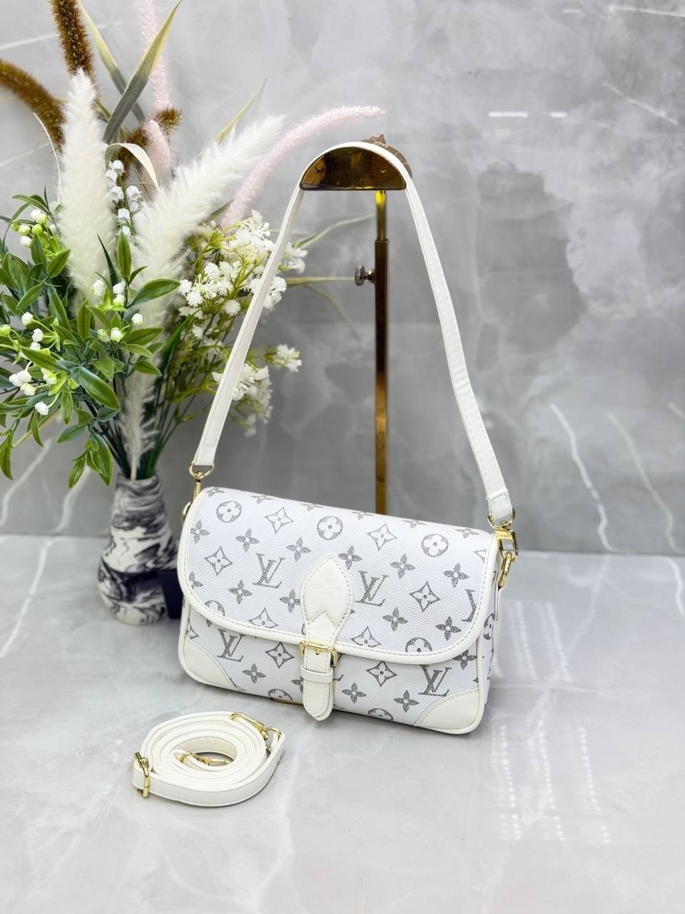 louis vuitton сумка на плечо,сумка louis vuitton,сумка луи виттон женская черная,сумка багет луи виттон,сумка