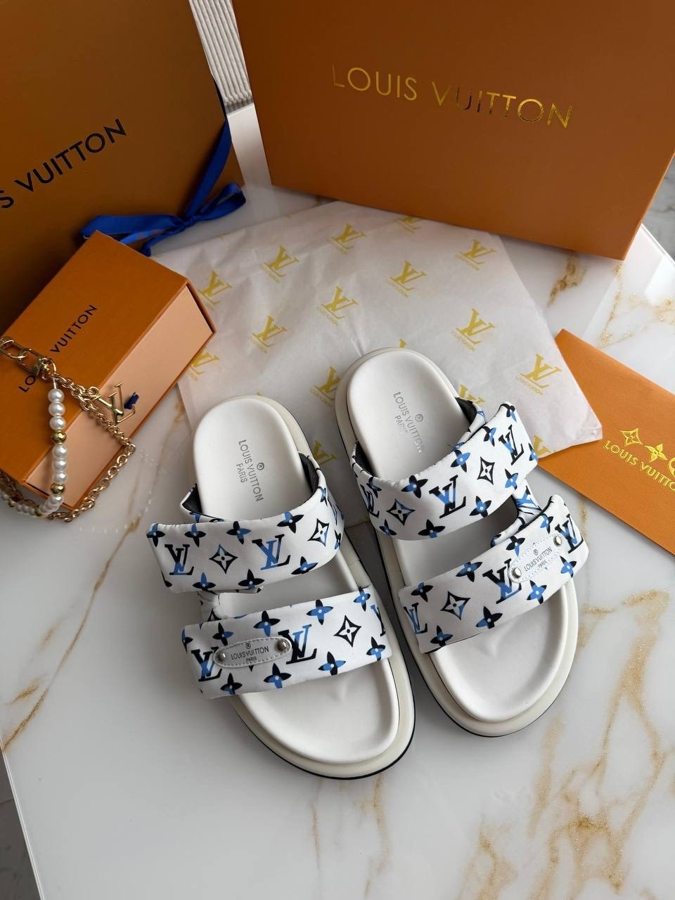 louis vuitton шлепанцы,луи виттон шлепки женские,,шлепанцы женские louis vuitton,босоножки louis vuitton