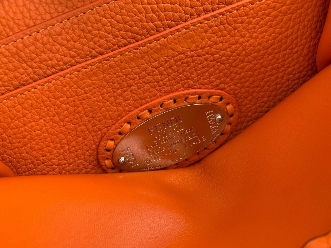 сумка fendi,сумка на плечо fendi,сумка фенди,женская сумка fendi,сумки модные