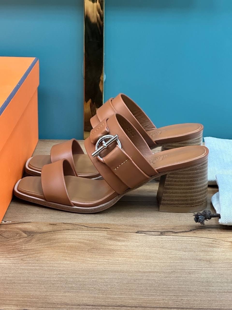 босоножки эрмес коричневые,босоножки hermes,обувь,босоножки женские hermes,шлепки эрмес коричневые
