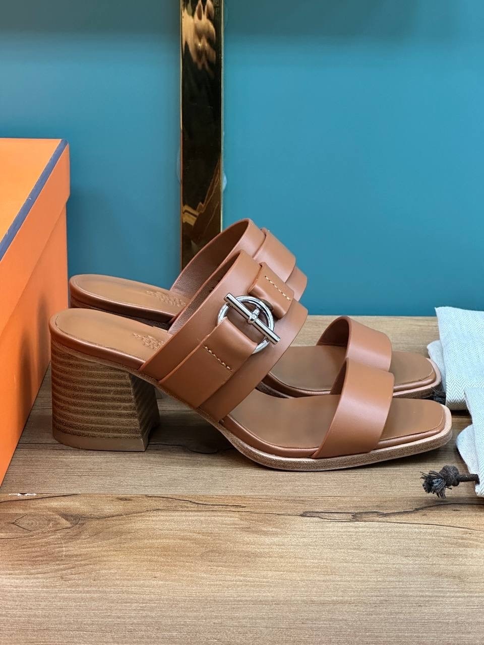 босоножки эрмес коричневые,босоножки hermes,обувь,босоножки женские hermes,шлепки эрмес коричневые