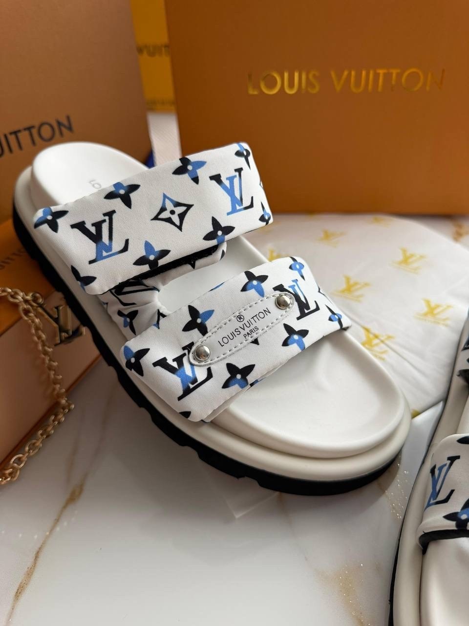 louis vuitton шлепанцы,луи виттон шлепки женские,,шлепанцы женские louis vuitton,босоножки louis vuitton