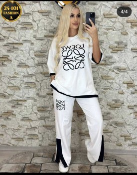 Костюм