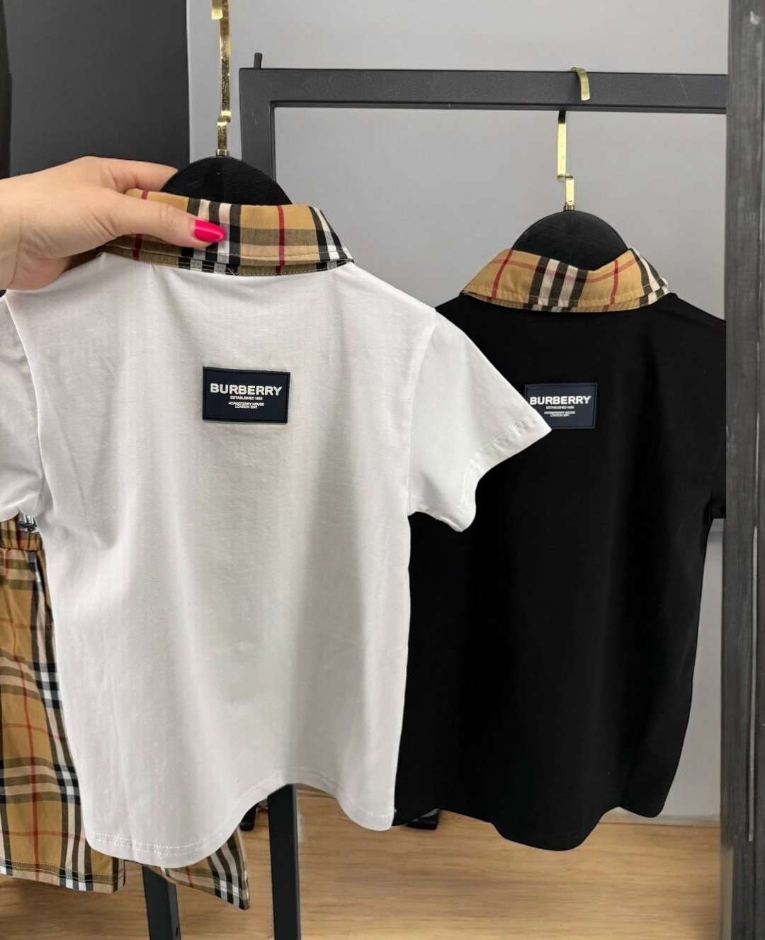 polo burberry,рубашка burberry kids,burberry kids рубашка поло с контрастным воротником черный,поло burberry,одежда для мальчика