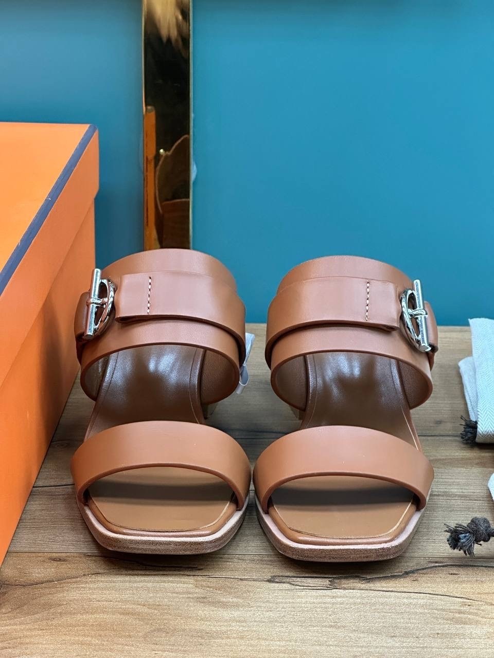 босоножки эрмес коричневые,босоножки hermes,обувь,босоножки женские hermes,шлепки эрмес коричневые