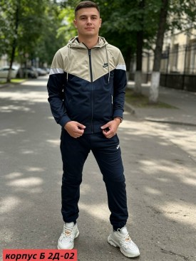 Костюм