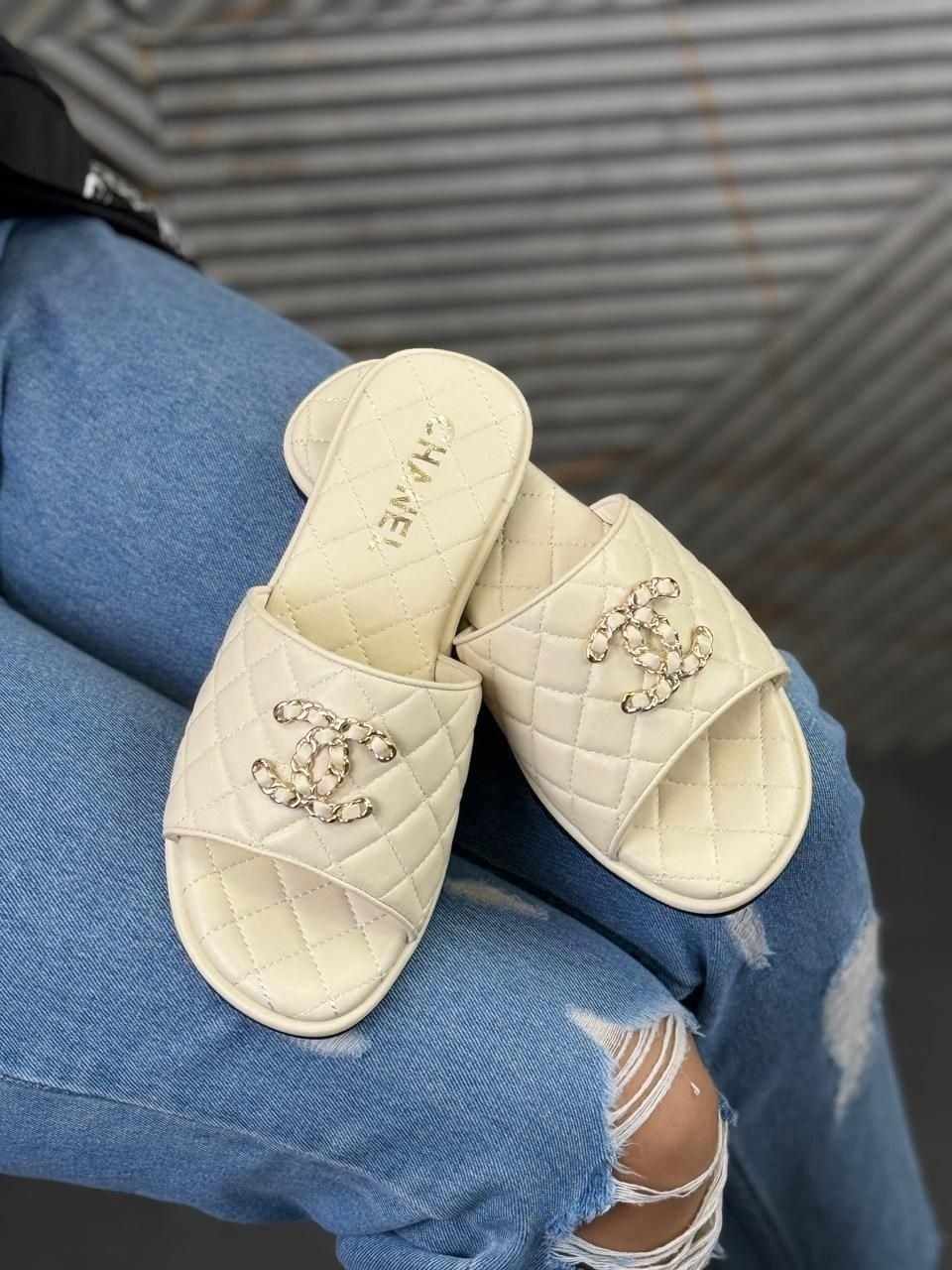 шлепки шанель,шлепанцы женские,шлепанцы chanel,,бежевые шлепки шанель