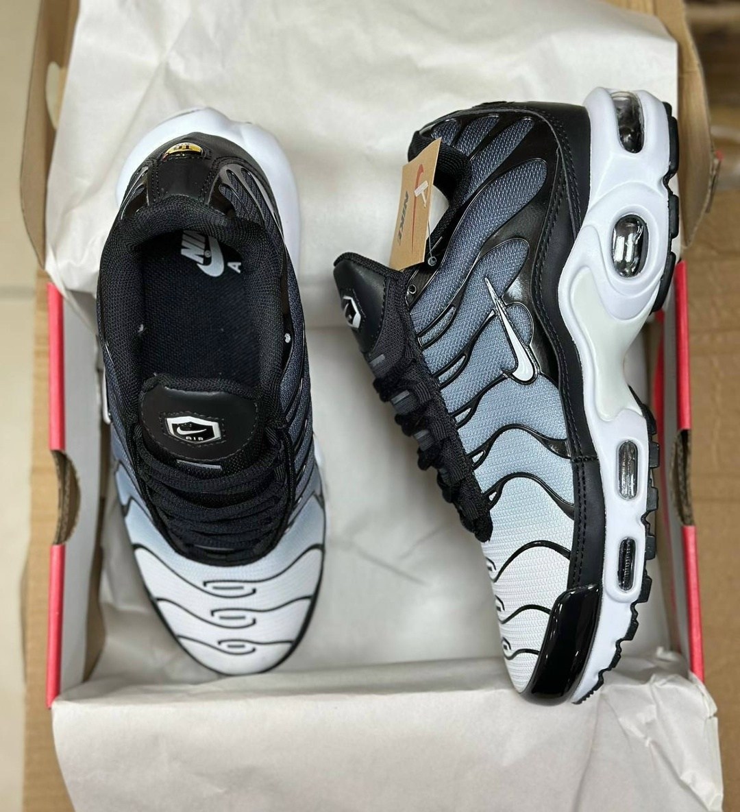 кроссовки nike air max tn plus,кроссовки nike air max tn plus ultra белые с серым,nike air max plus tn,кроссовки мужские nike air max tn plus,кроссовки nike air max plus
