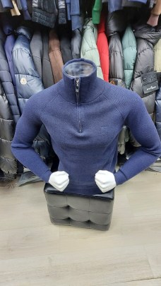 Свитер