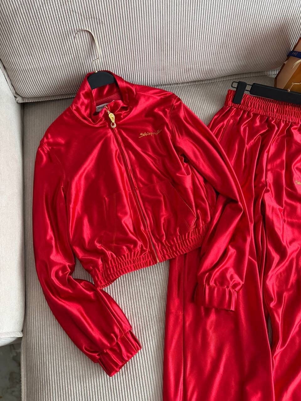 костюм атласный,костюм спортивный женский,костюм для женщин,спортивный костюм для женщин,костюм