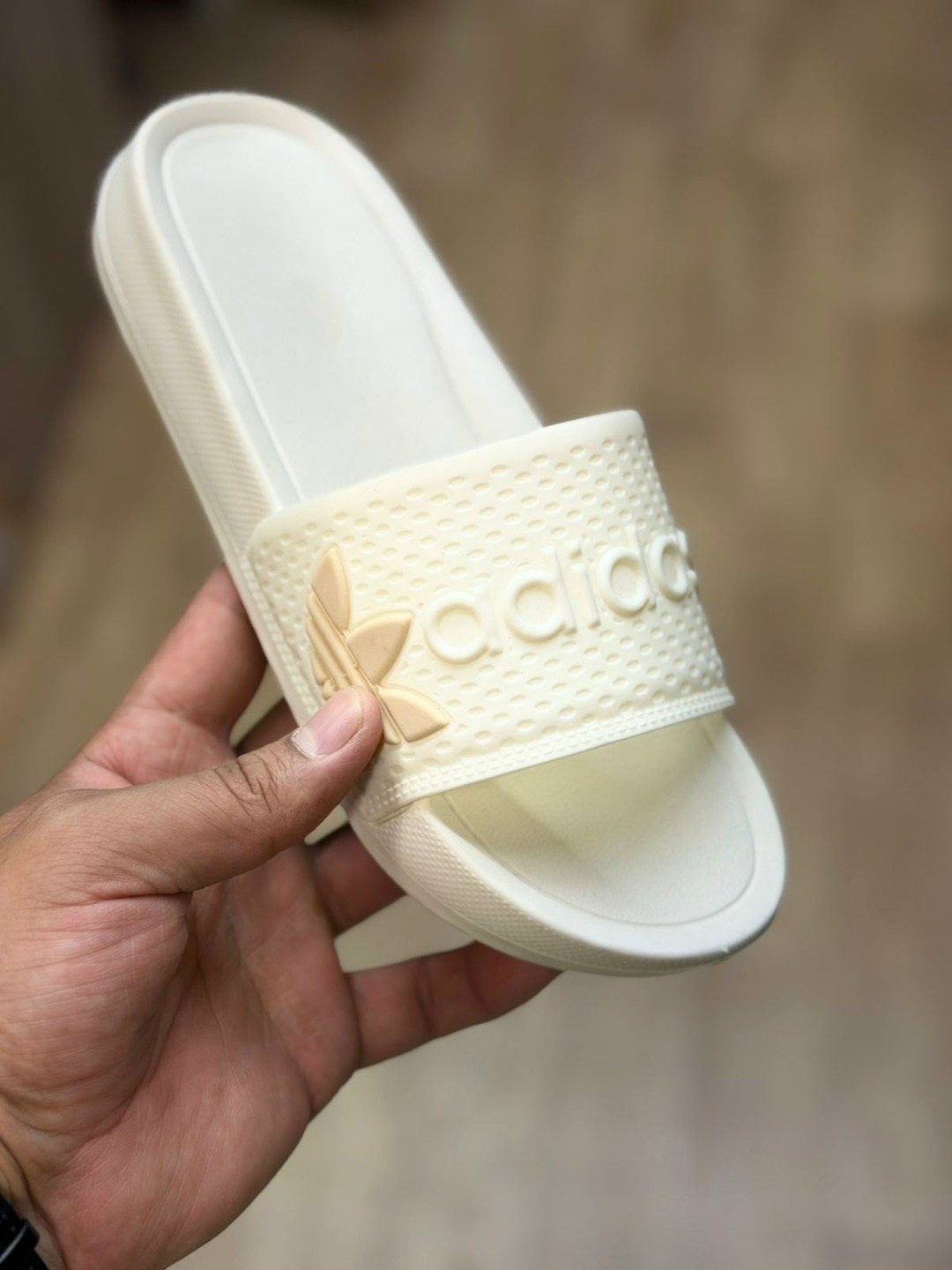 adidas originals adilette slide,adidas adilette comfort slides,adidas originals adilette,шлепанцы adidas,adidas originals adilette lite