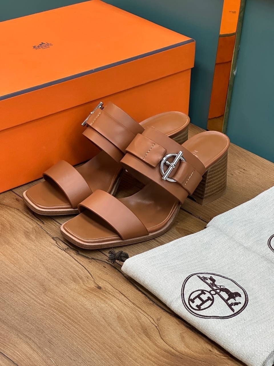 босоножки эрмес коричневые,босоножки hermes,обувь,босоножки женские hermes,шлепки эрмес коричневые