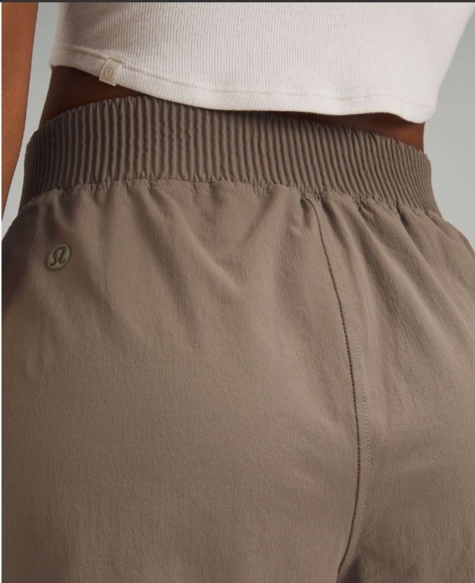 короткие шорты со свободной подкладкой lululemon,шорты свободные,повседневные шорты,шорты женские,спортивные шорты