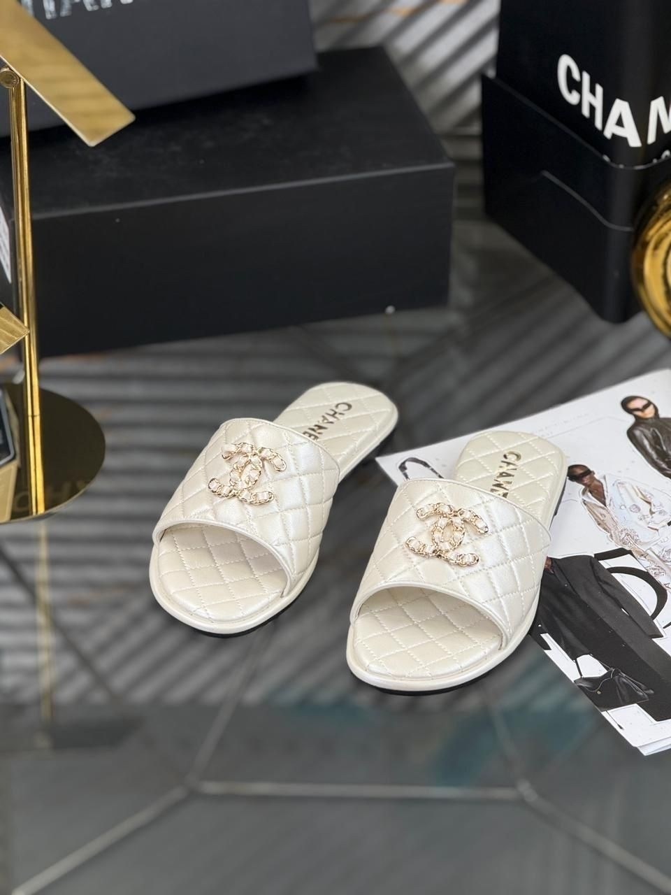 шлепки шанель,шлепанцы женские,шлепанцы chanel,,бежевые шлепки шанель