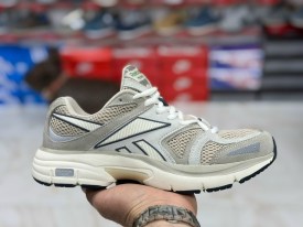 Кроссовки