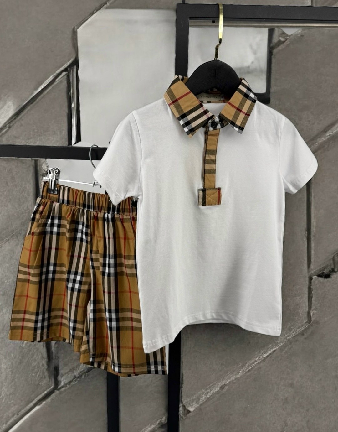 polo burberry,рубашка burberry kids,burberry kids рубашка поло с контрастным воротником черный,поло burberry,одежда для мальчика