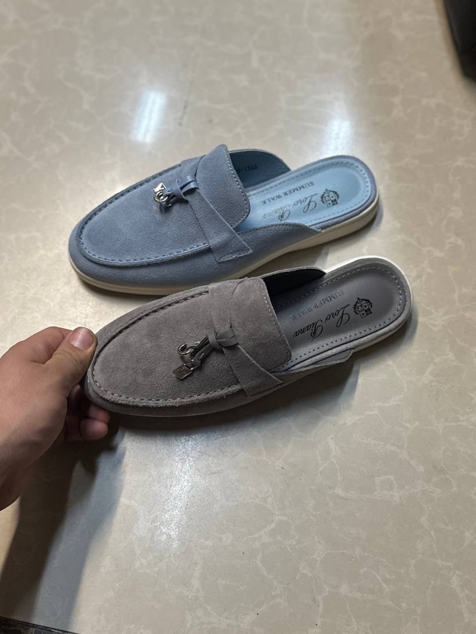 ,женские замшевые мюли loro piana бежевые,мюли loro piana,лоферы loro piana,модные лоферы