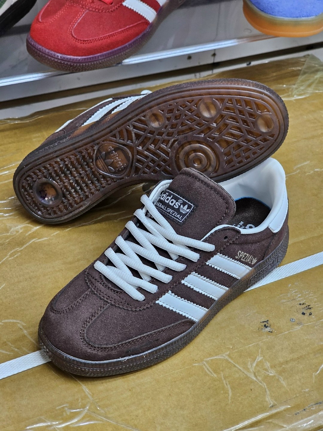 adidas handball spezial,adidas originals handball spezial,кроссовки adidas spezial,кроссовки,adidas spezial red