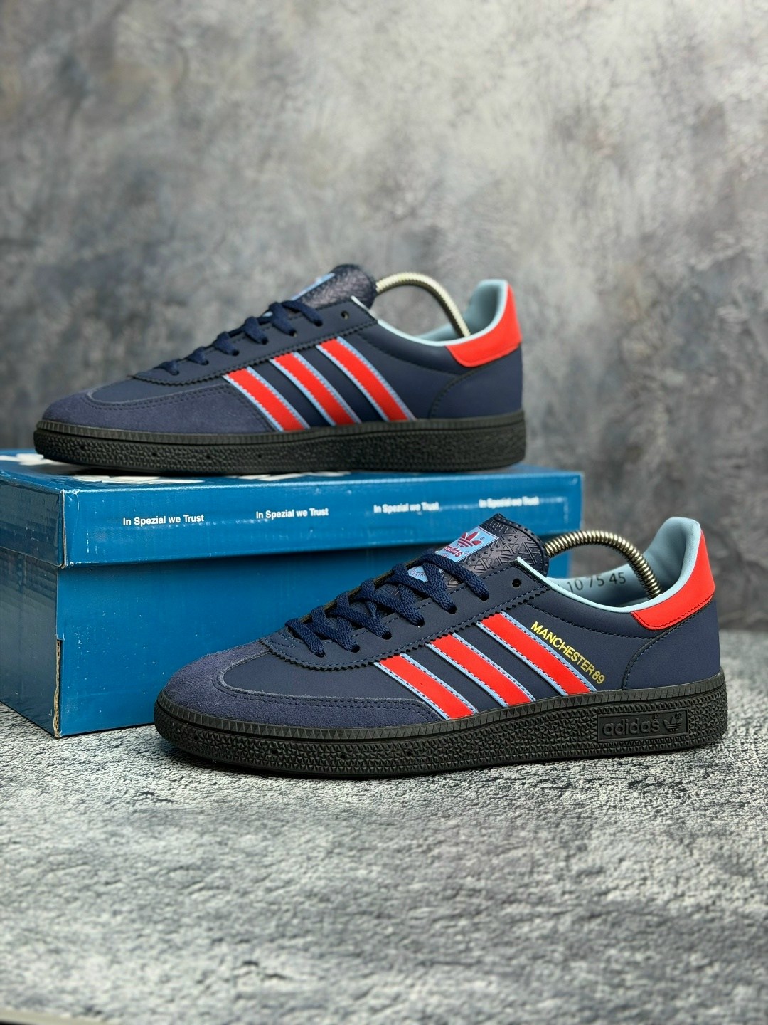 кроссовки adidas spezial manchester 89,кроссовки adidas manchester 89 spzl 'dark blue',adidas manchester 89,кроссовки adidas manchester spezial x c.p. company,adidas spezial manchester 89