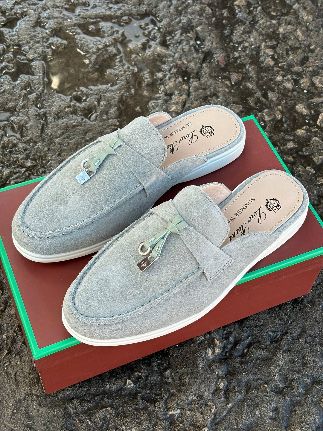 мюли loro piana,,женские замшевые мюли loro piana бежевые,лоферы loro piana,мюли замшевые