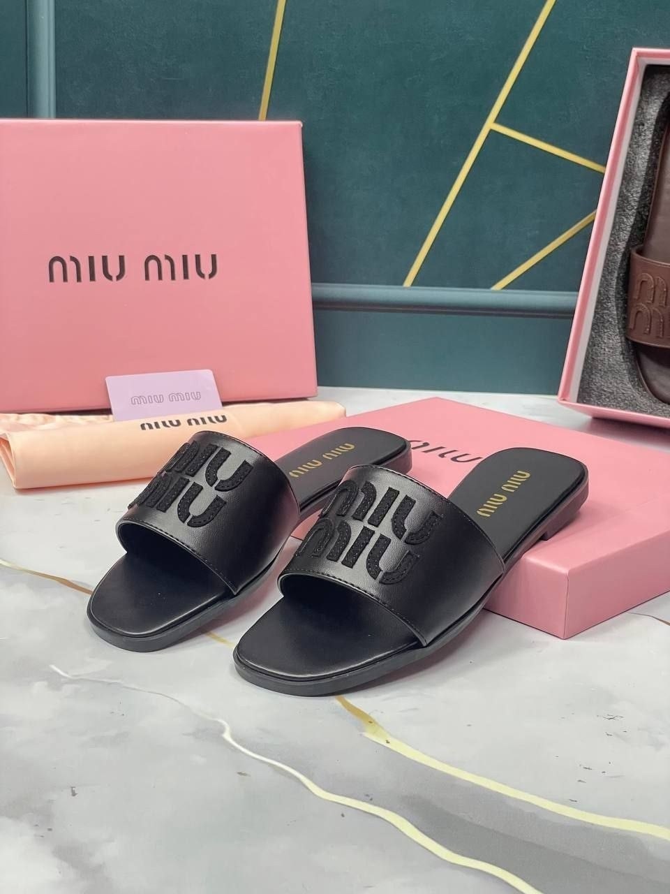 шлепки miu miu,шлепанцы miu miu,,шлепанцы женские,кожаные шлепанцы miu miu