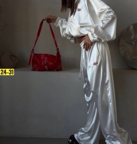 Костюм