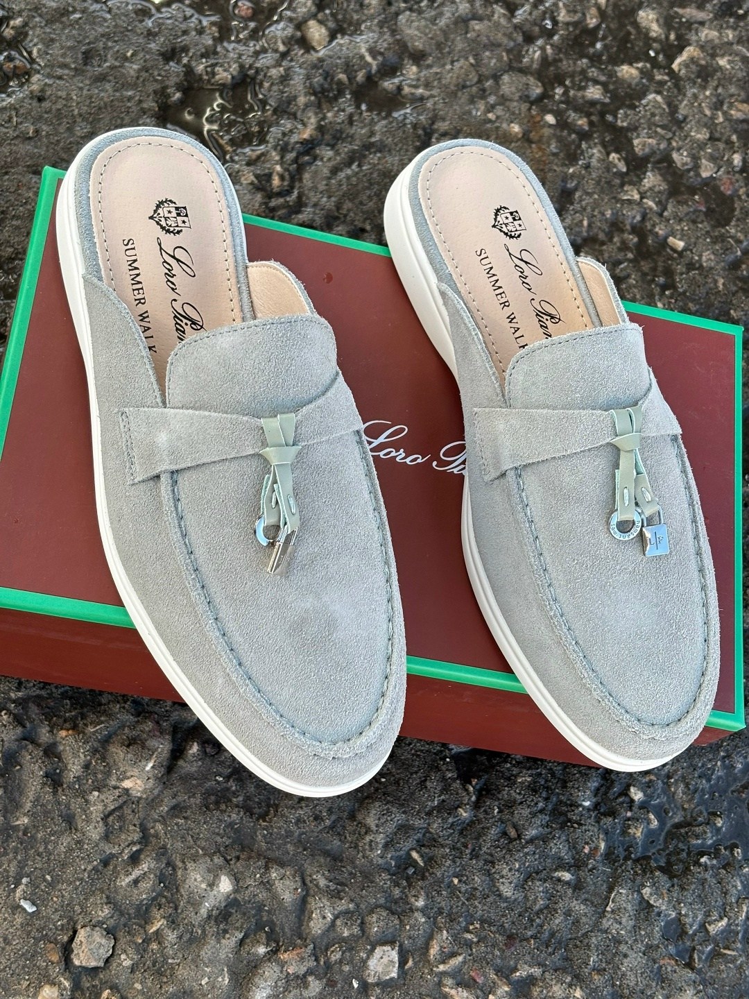 мюли loro piana,,женские замшевые мюли loro piana бежевые,лоферы loro piana,мюли замшевые