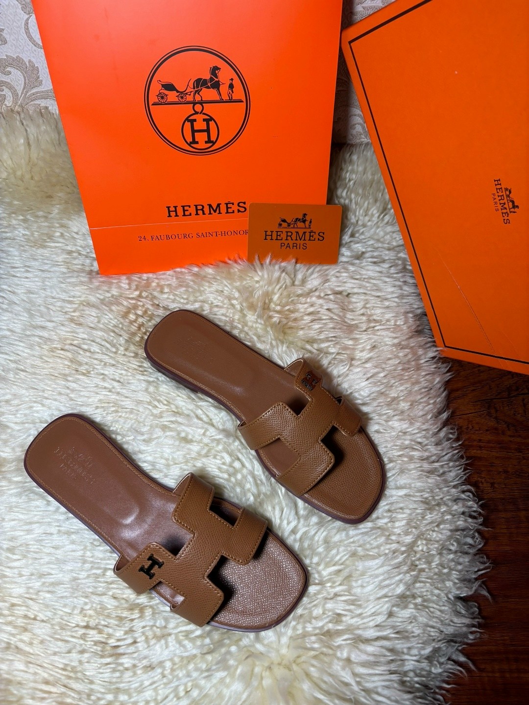шлепанцы hermes,коричневые шлепки hermes,шлепки hermes женские,шлепки хермес оран,шлепки hermes