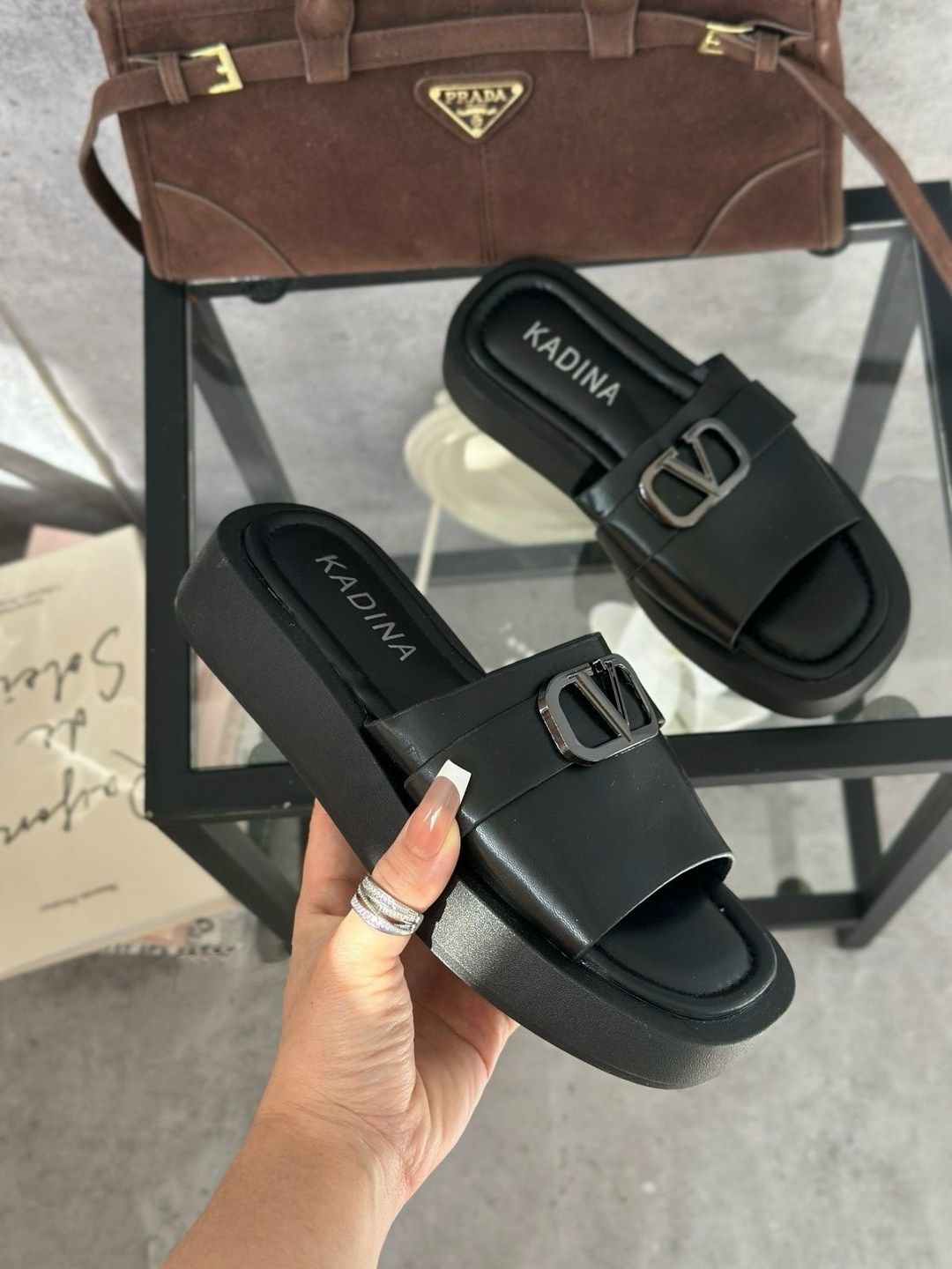 шлепанцы женские,шлепанцы prada,шлепанцы прада женские,,тапочки модные