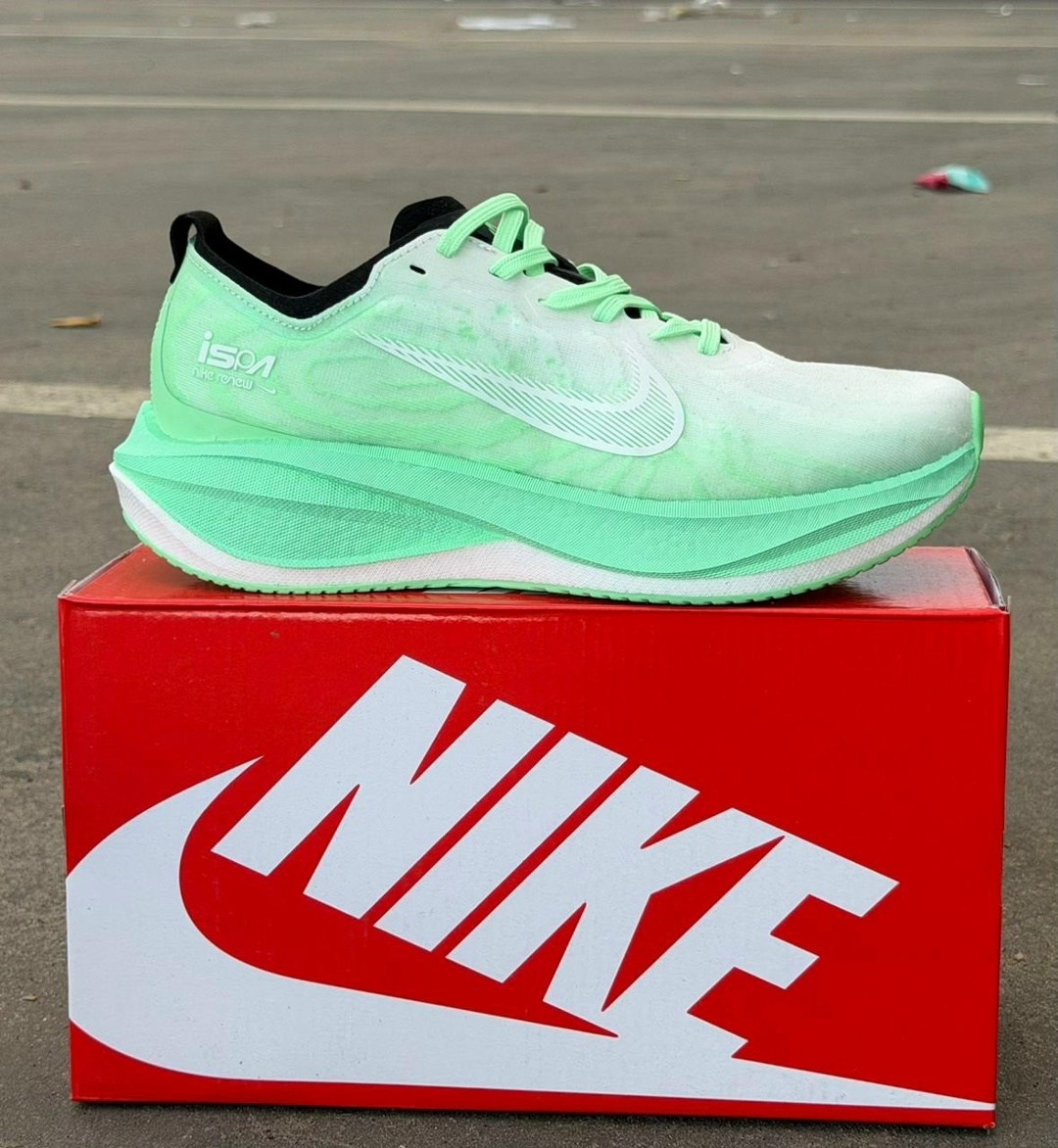кроссовки,кроссовки nike,спортивная ,кроссовки мужские женские,кроссовки найк