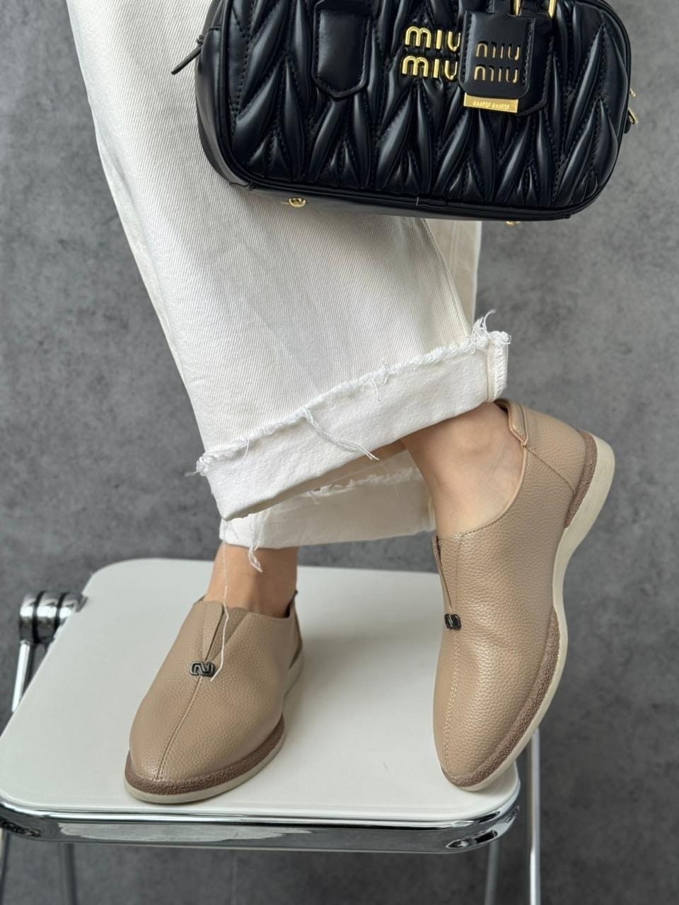сумка miu miu,сумка женская miu miu,женская черная кожаная сумка miu miu arcadie,сумка женская,стеганая сумка arcadie miu miu черный