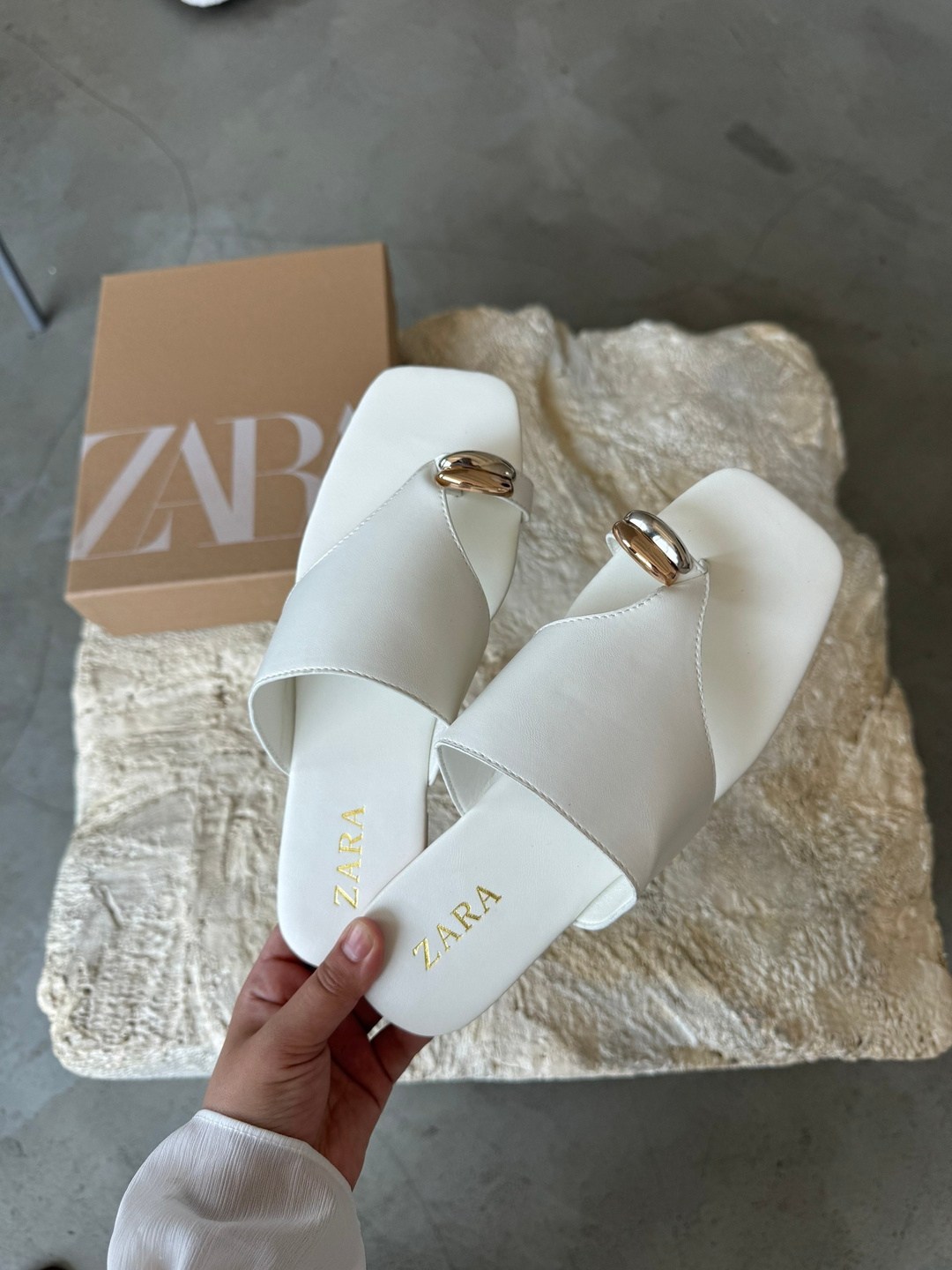 ,шлепанцы женские,босоножки zara,сандалии женские,белые шлепанцы