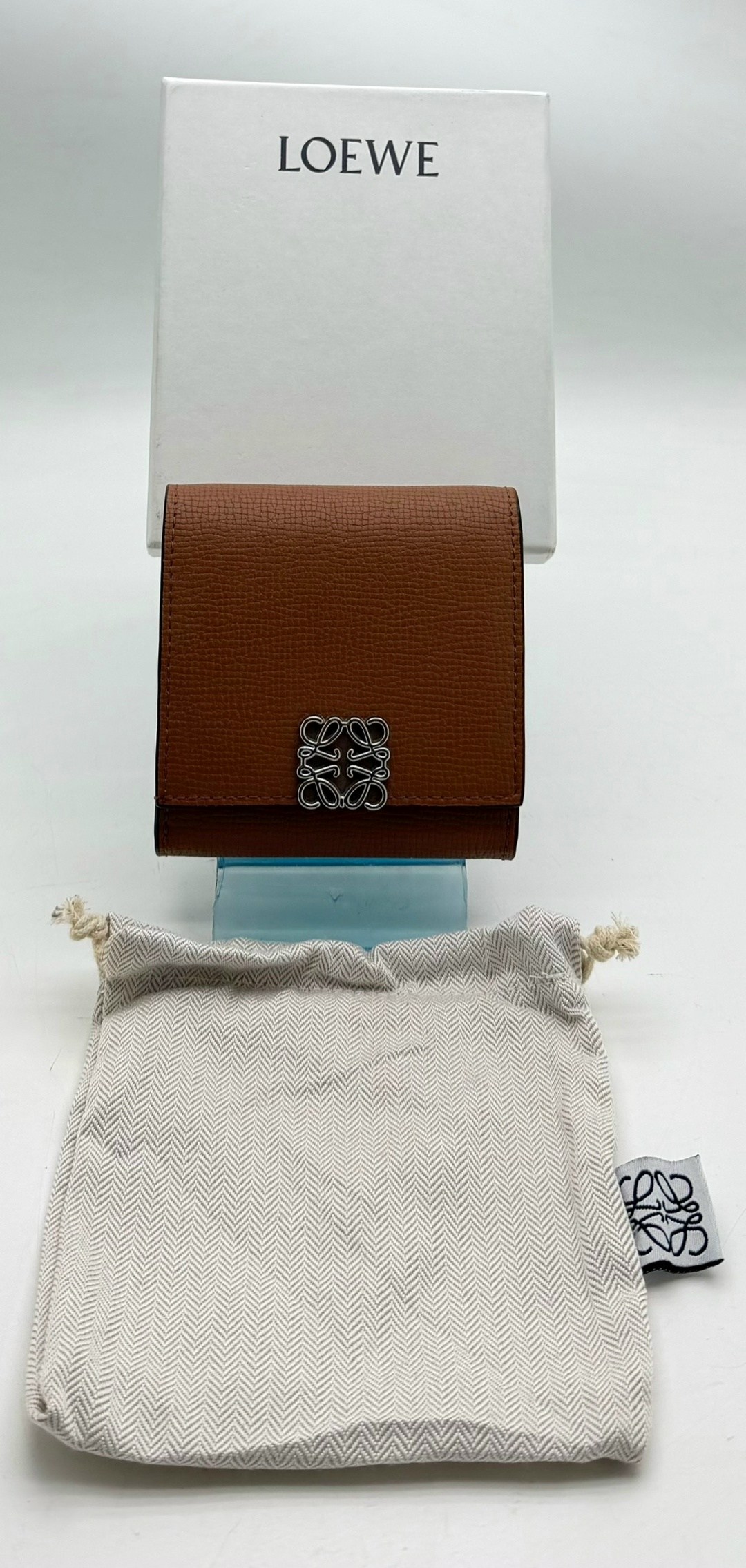 кошелек loewe,loewe ag,кошелек женский,компактный кошелек,бумажник