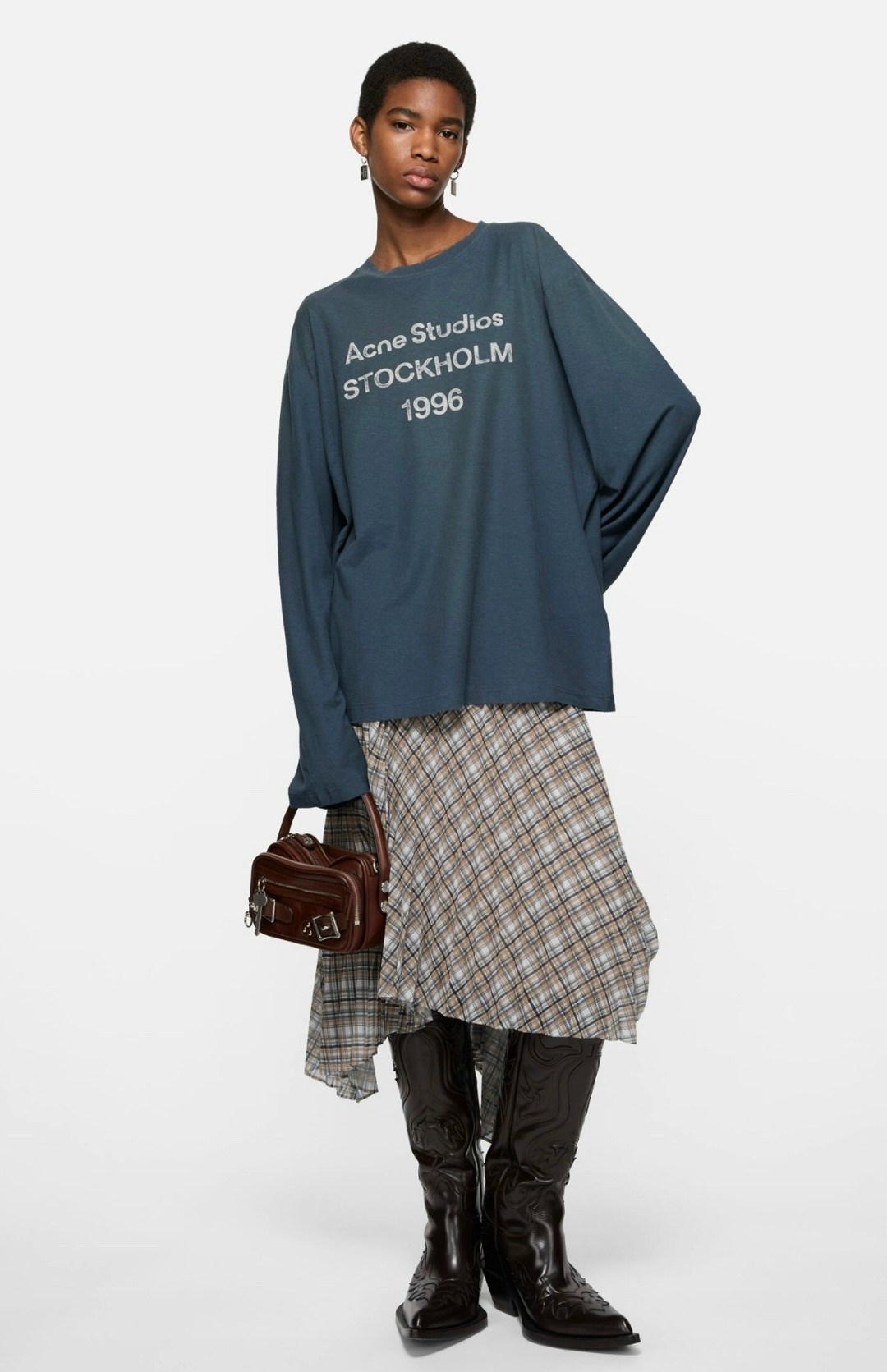 acne studios stockholm 1996,acne studios stockholm,свитшот серый,женский свитшот,acne studios футболка