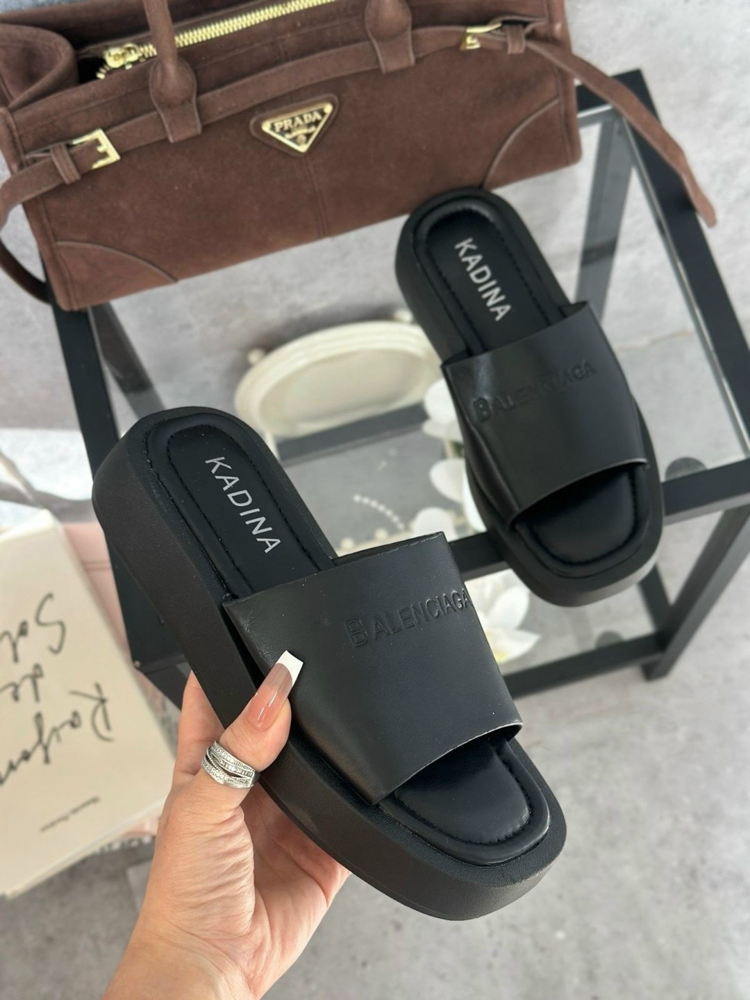 шлепанцы женские,шлепанцы prada,шлепанцы прада женские,,тапочки модные